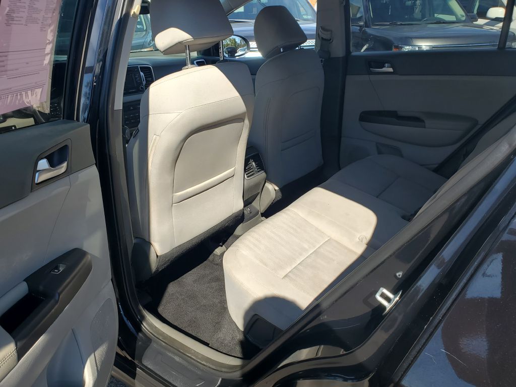 Photo 9 of this KIA SPORTAGE