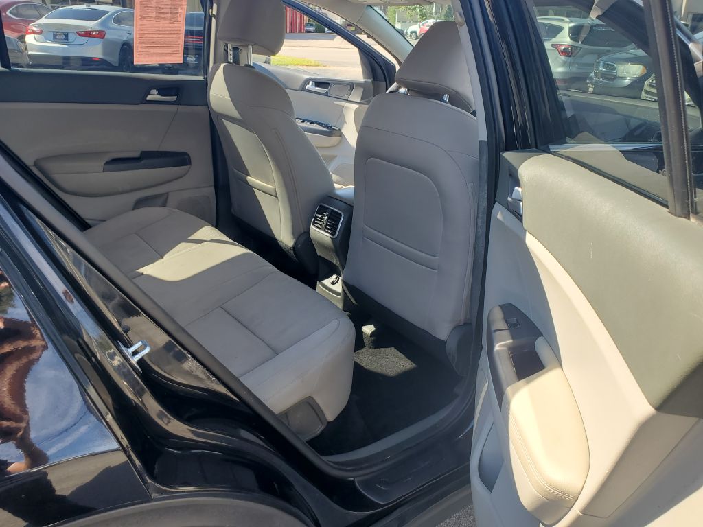 Photo 11 of this KIA SPORTAGE