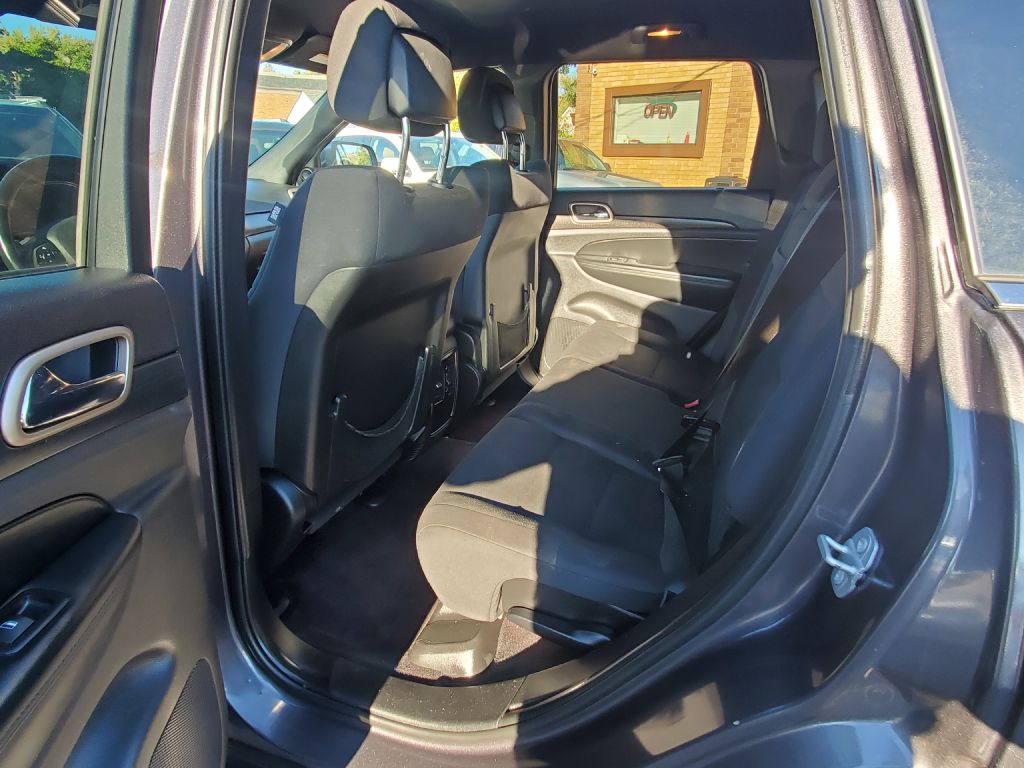 Photo 10 of this JEEP GRAND CHEROKEE