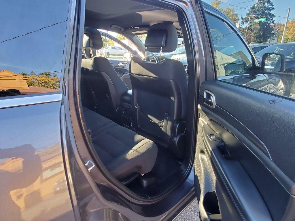 Photo 12 of this JEEP GRAND CHEROKEE