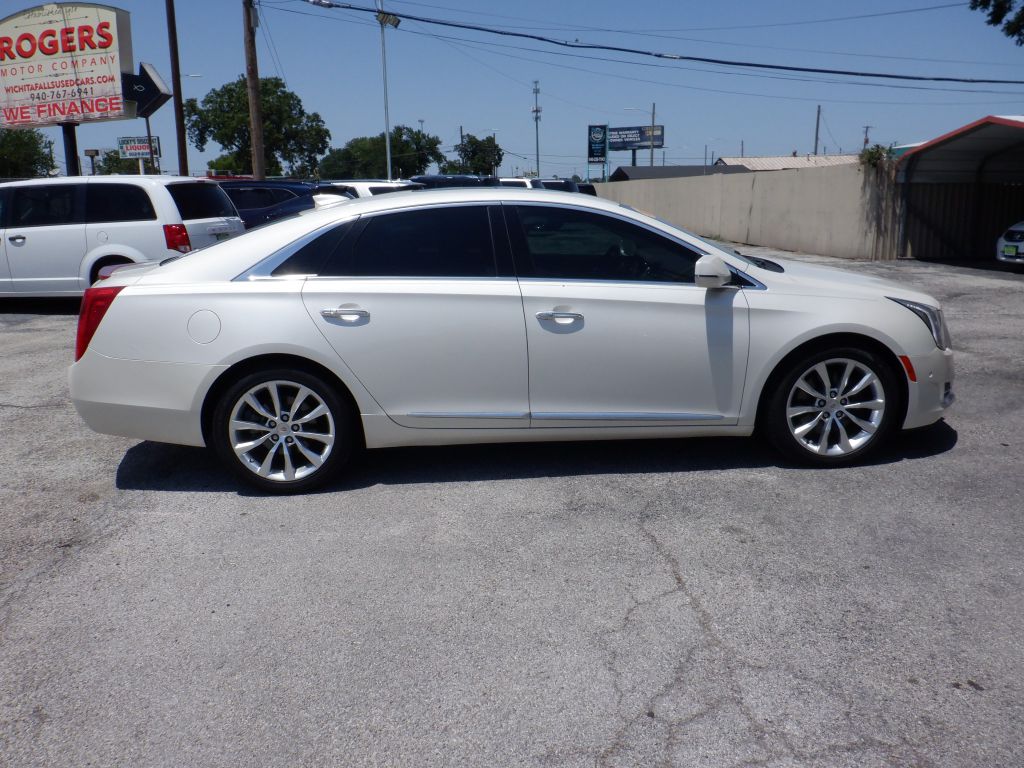 Photo 2 of this CADILLAC XTS