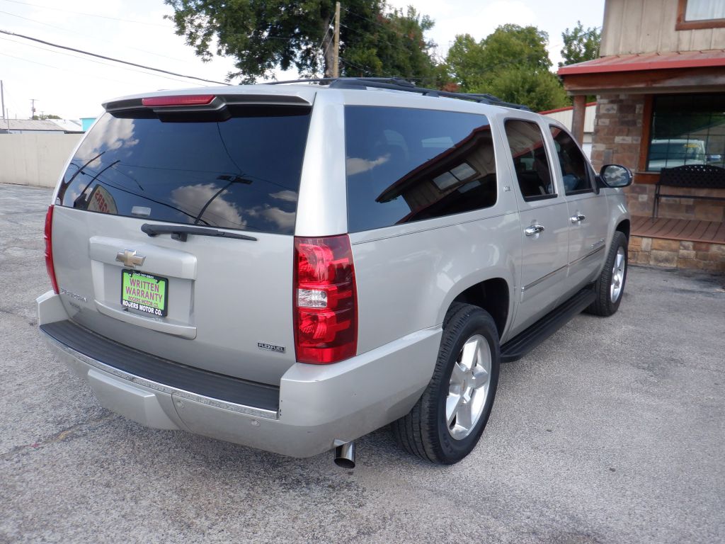 Photo 3 of this CHEVROLET SUBURBAN