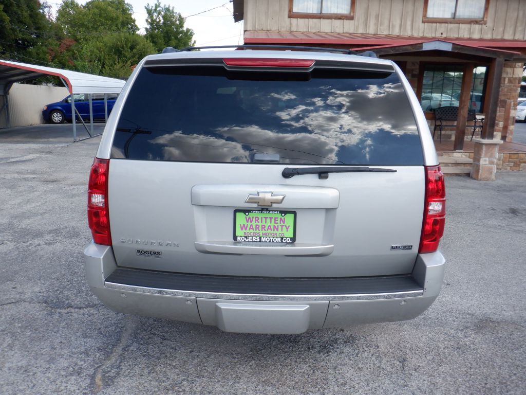 Photo 4 of this CHEVROLET SUBURBAN