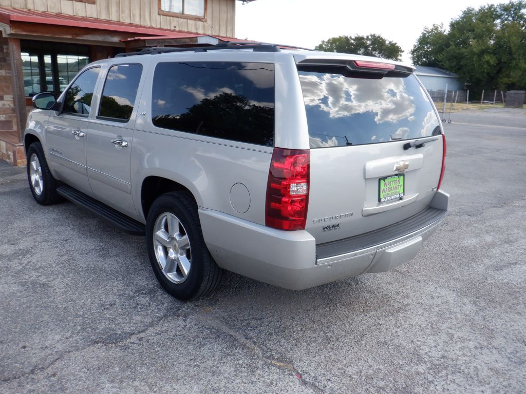 Photo 5 of this CHEVROLET SUBURBAN