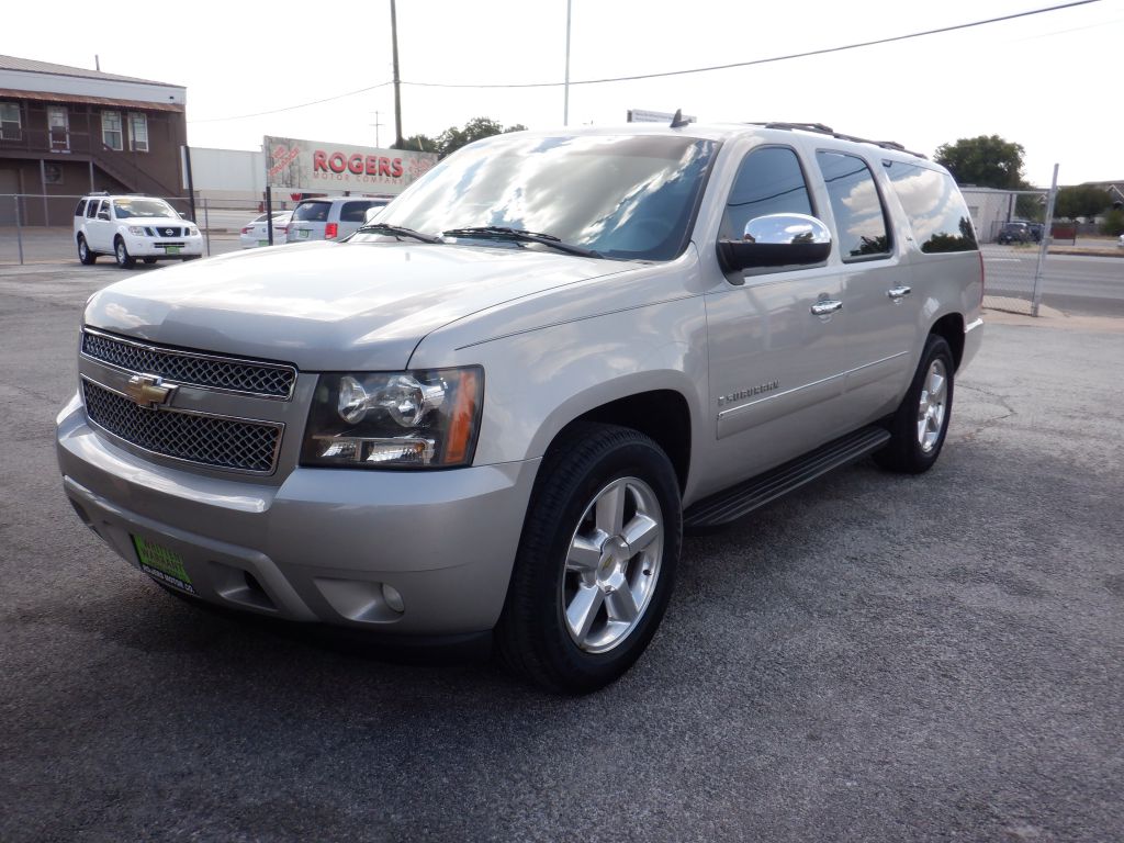 Photo 7 of this CHEVROLET SUBURBAN