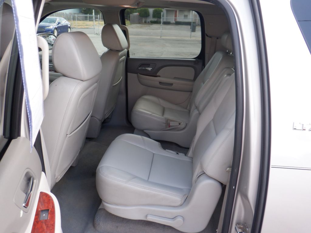 Photo 11 of this CHEVROLET SUBURBAN