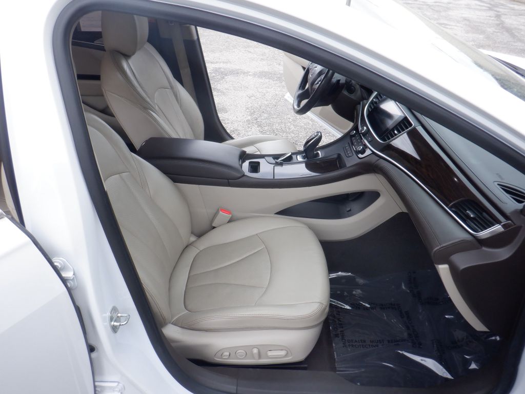 Photo 14 of this BUICK LACROSSE