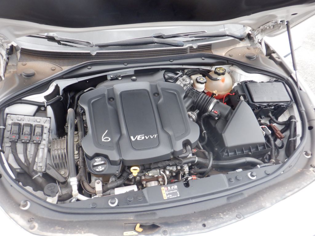 Photo 16 of this BUICK LACROSSE