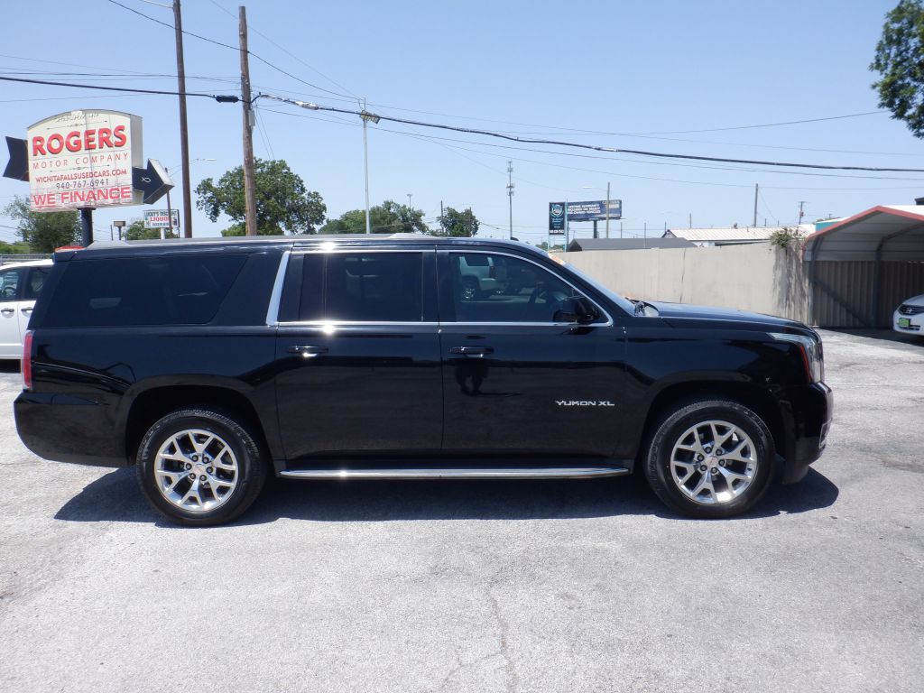 Photo 2 of this GMC YUKON XL