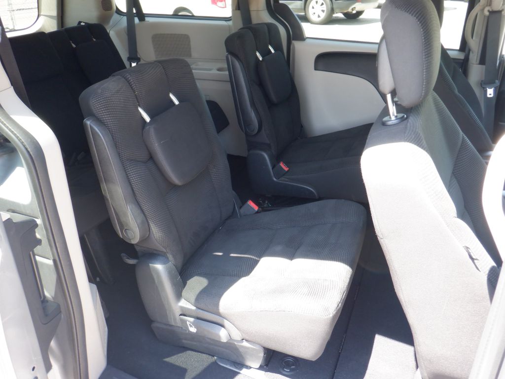 Photo 13 of this DODGE GRAND CARAVAN