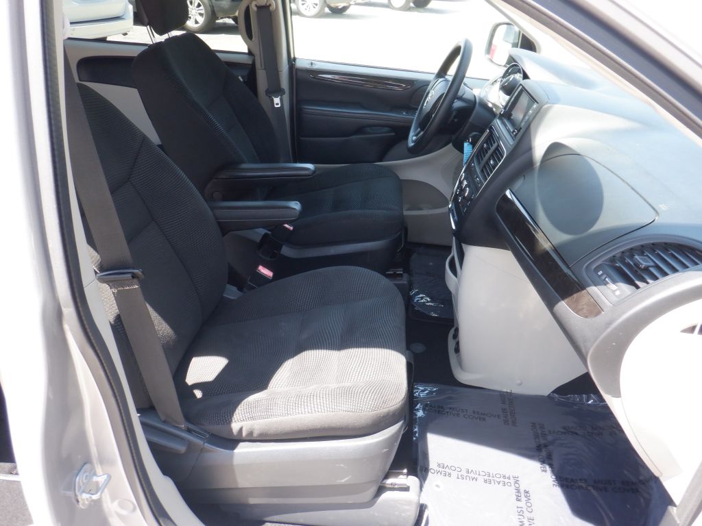 Photo 14 of this DODGE GRAND CARAVAN