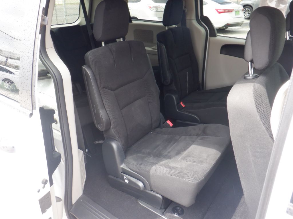 Photo 13 of this DODGE GRAND CARAVAN