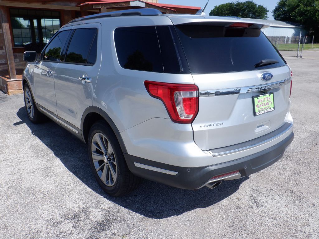 Photo 5 of this FORD EXPLORER