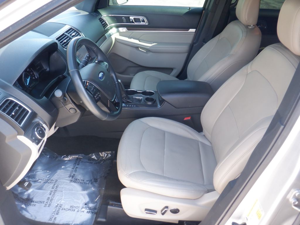 Photo 10 of this FORD EXPLORER