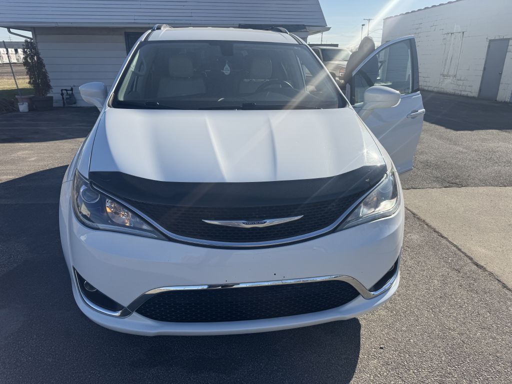 2019 Chrysler Pacifica #2