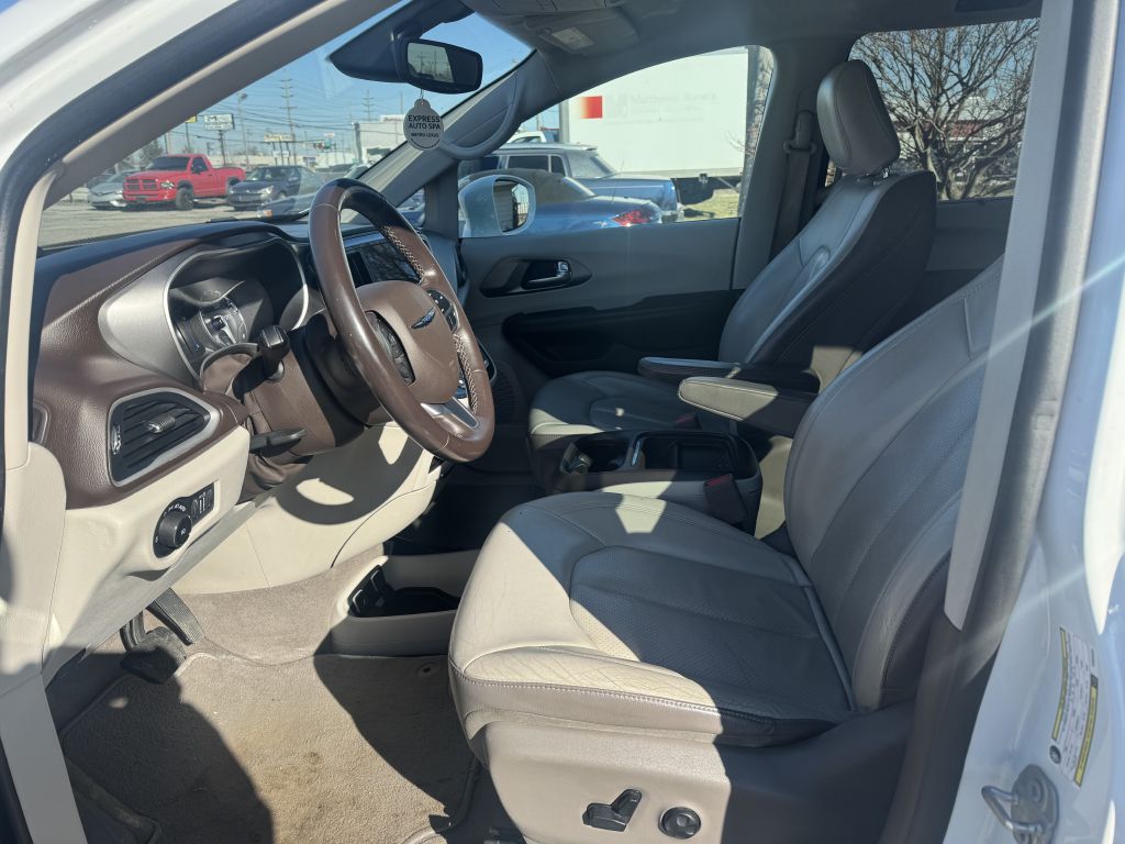 2019 Chrysler Pacifica #7