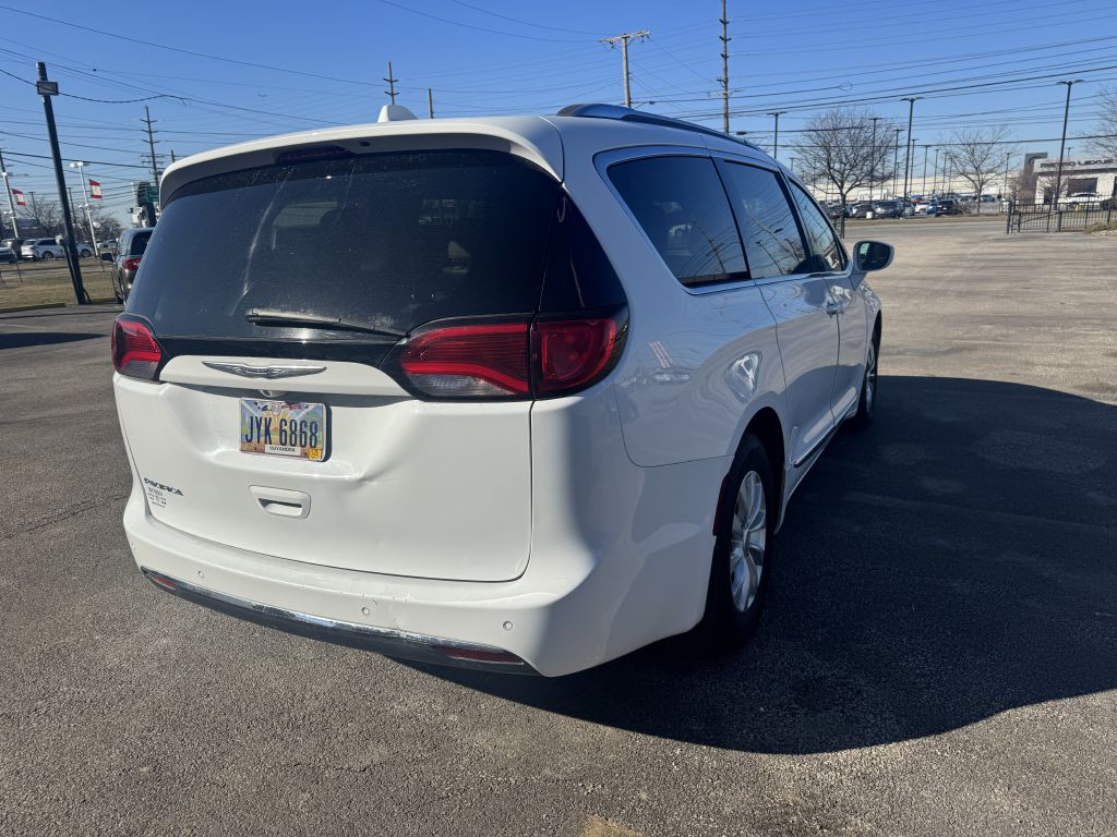 2019 Chrysler Pacifica #5