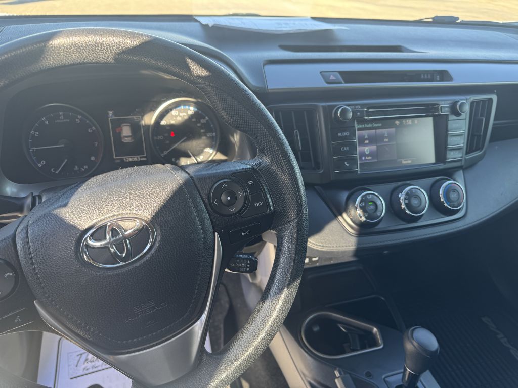 2018 Toyota RAV4 #9