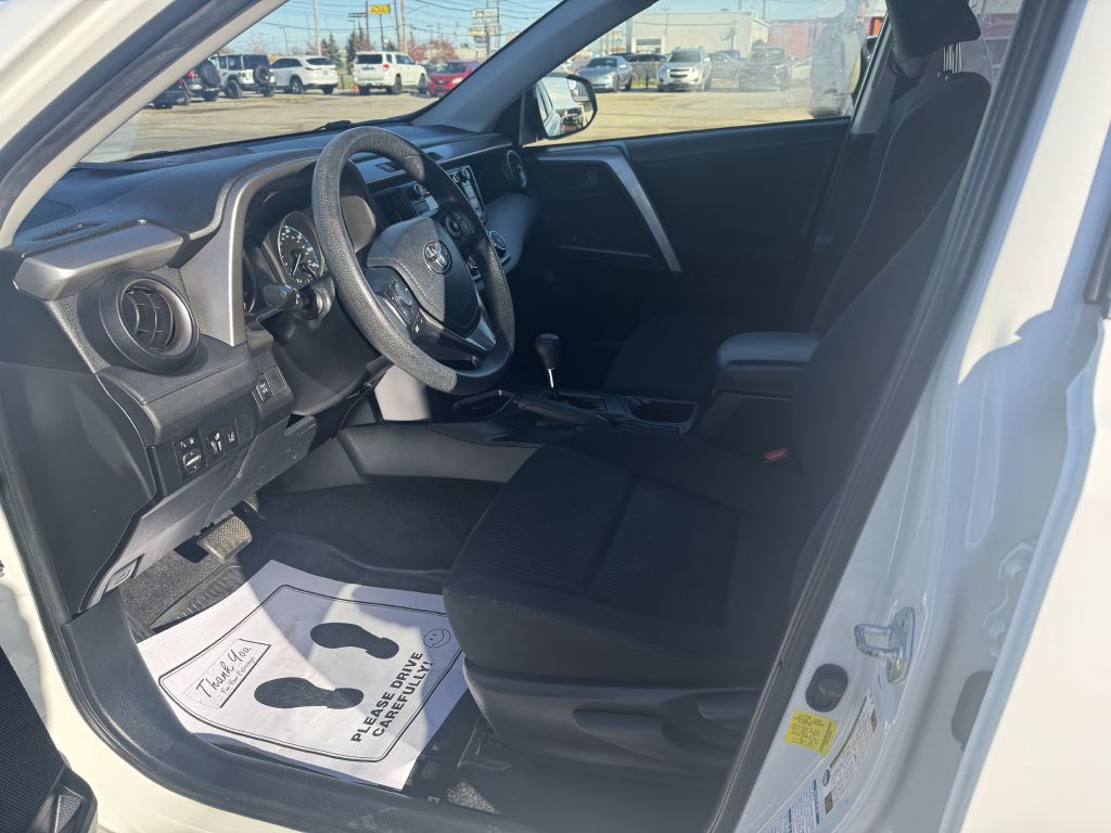 2018 Toyota RAV4 #10