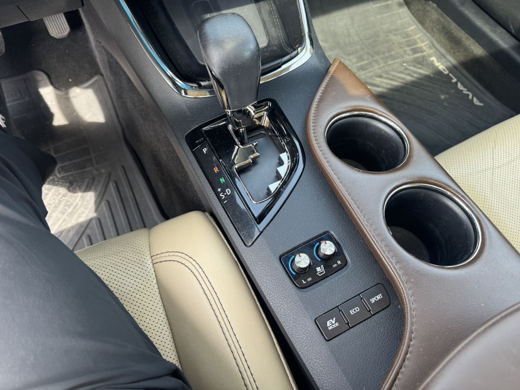 2016 Toyota Avalon #14