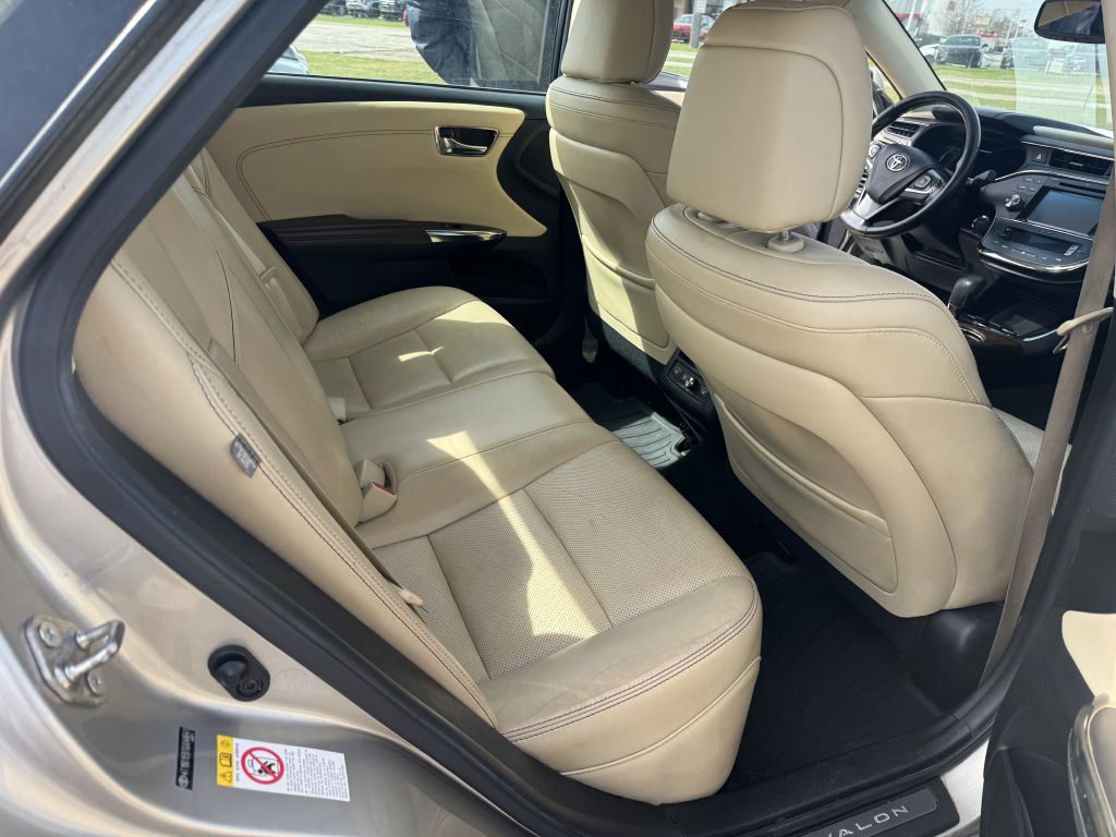 2016 Toyota Avalon #17
