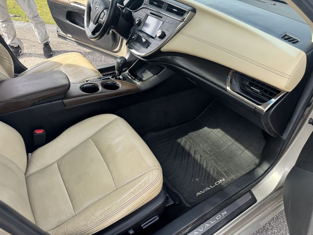 2016 Toyota Avalon #18