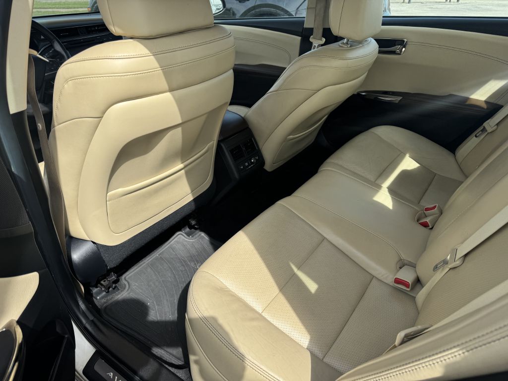 2016 Toyota Avalon #19