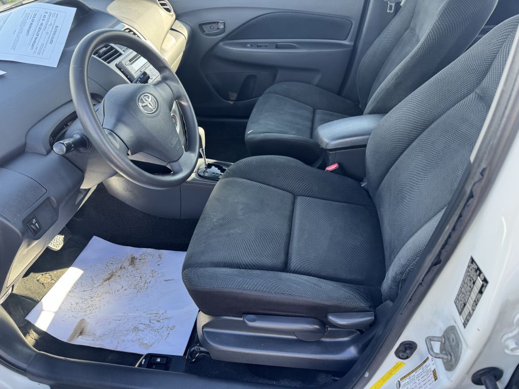 2012 Toyota Yaris #6