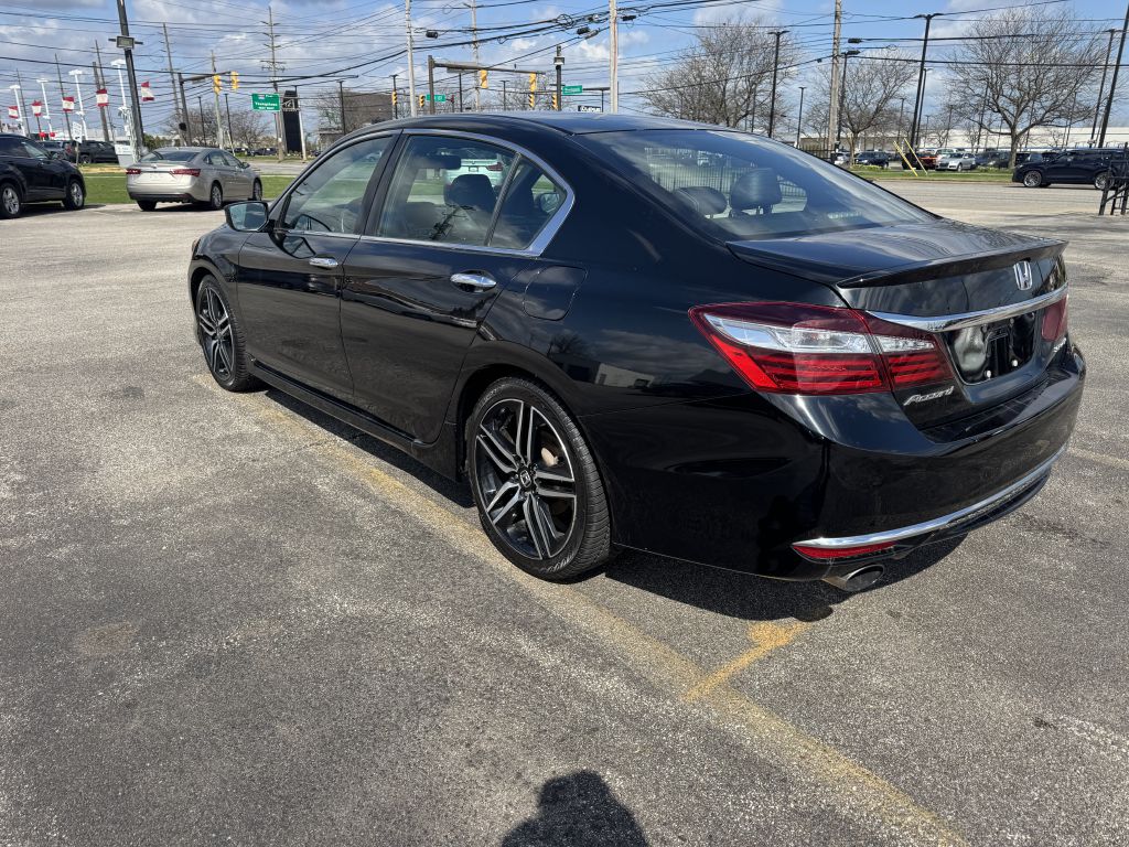 2017 Honda Accord #4