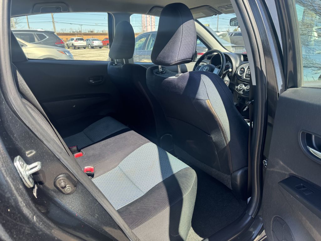 2012 Toyota Yaris #7