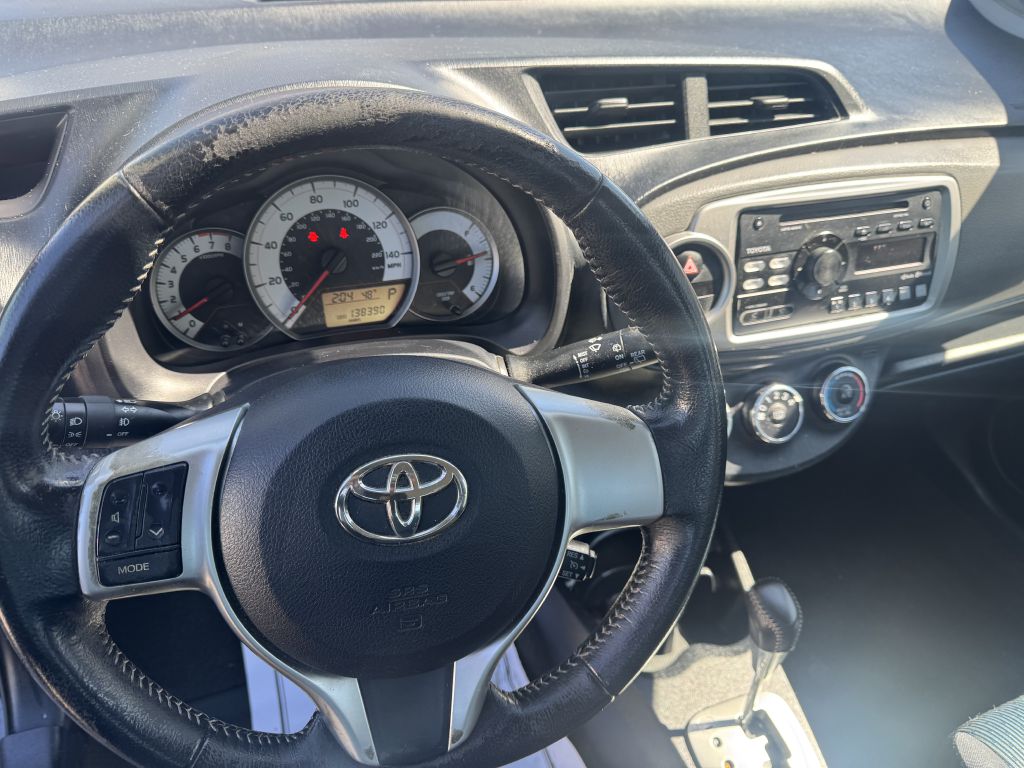 2012 Toyota Yaris #10