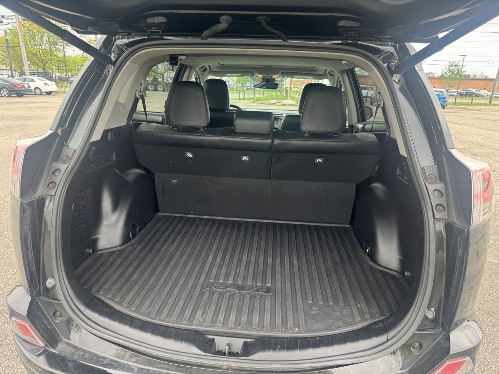 2018 Toyota RAV4 #9