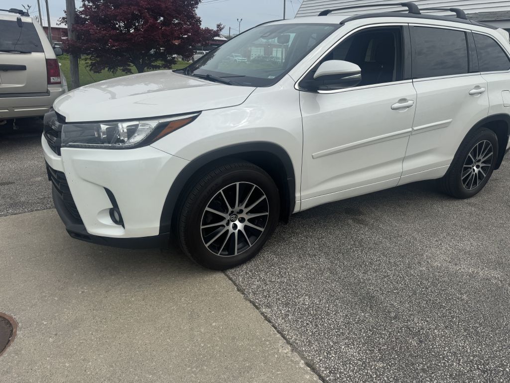2018 Toyota Highlander #3