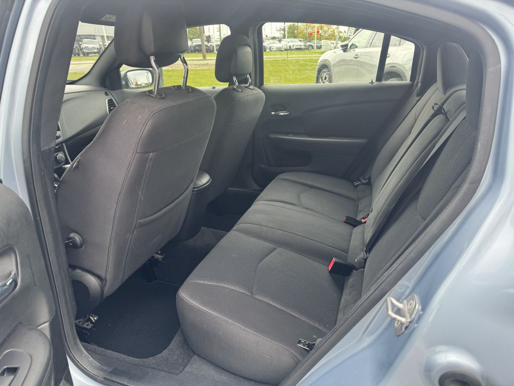 2013 Chrysler 200 #7