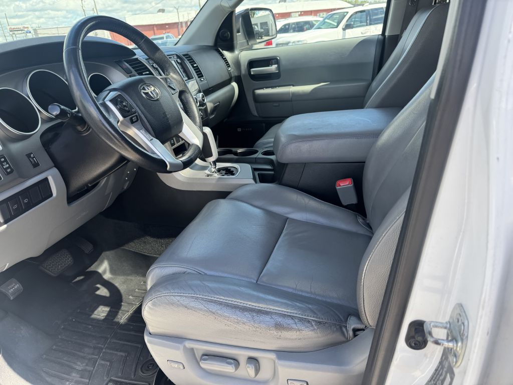 Photo 9 of this TOYOTA SEQUOIA