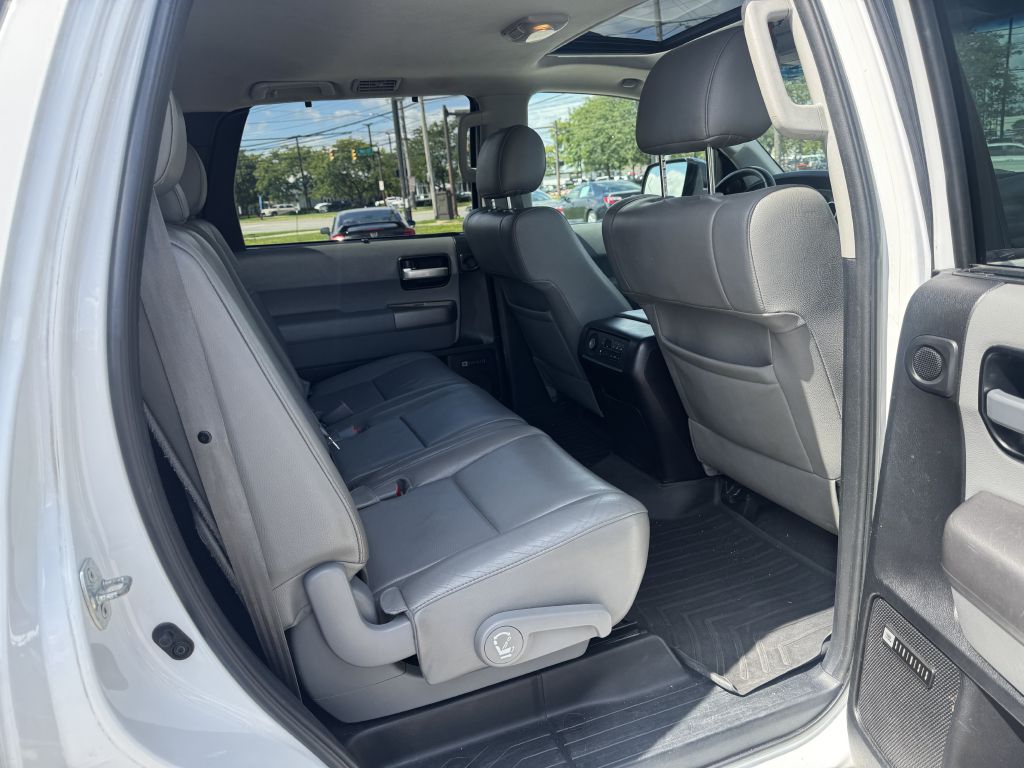 Photo 14 of this TOYOTA SEQUOIA