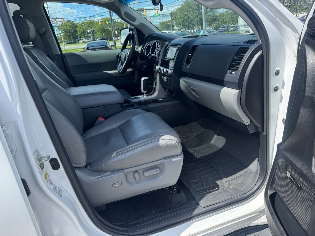Photo 11 of this TOYOTA SEQUOIA