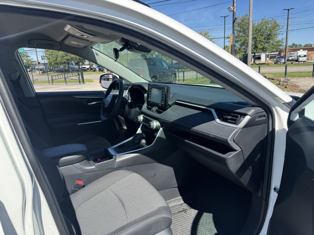 Photo 5 of this TOYOTA RAV4