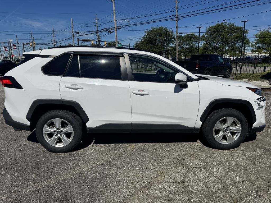 Photo 4 of this TOYOTA RAV4