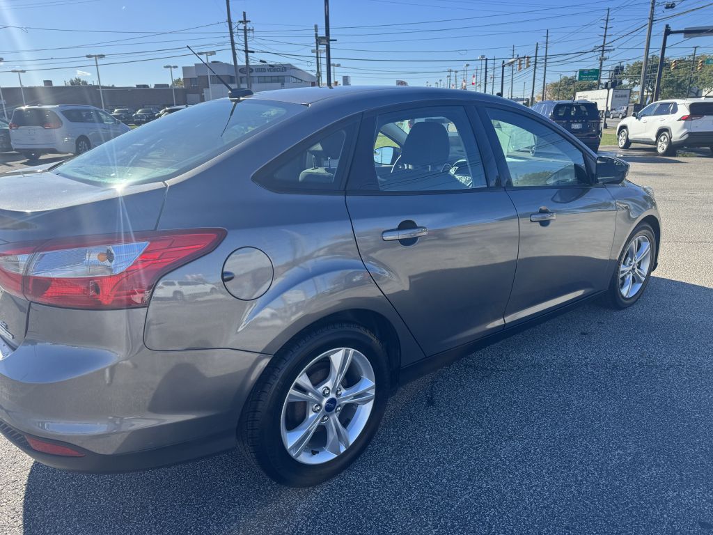 Photo 4 of this FORD FOCUS