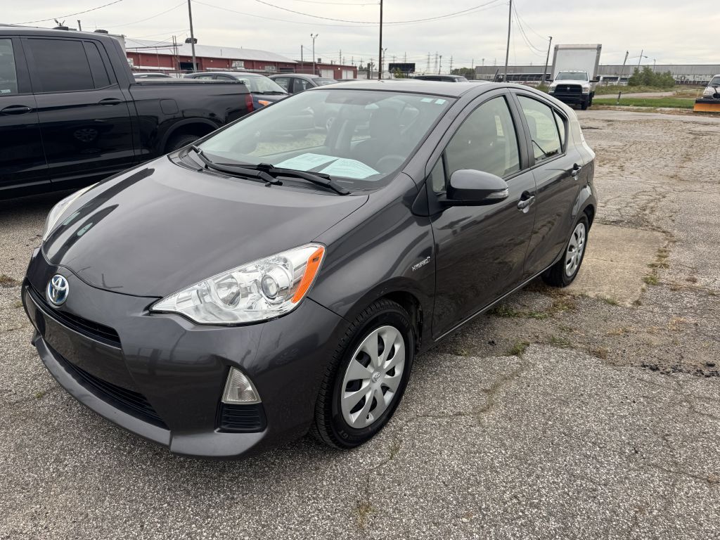 Photo 3 of this TOYOTA PRIUS C
