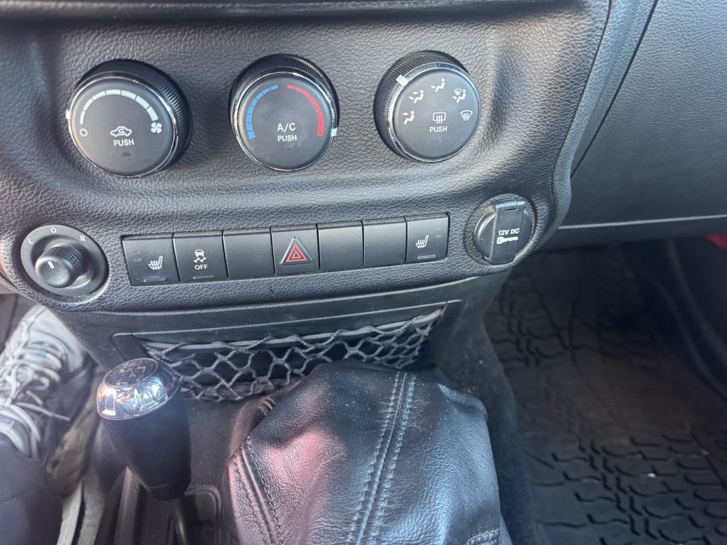 Photo 14 of this JEEP WRANGLER