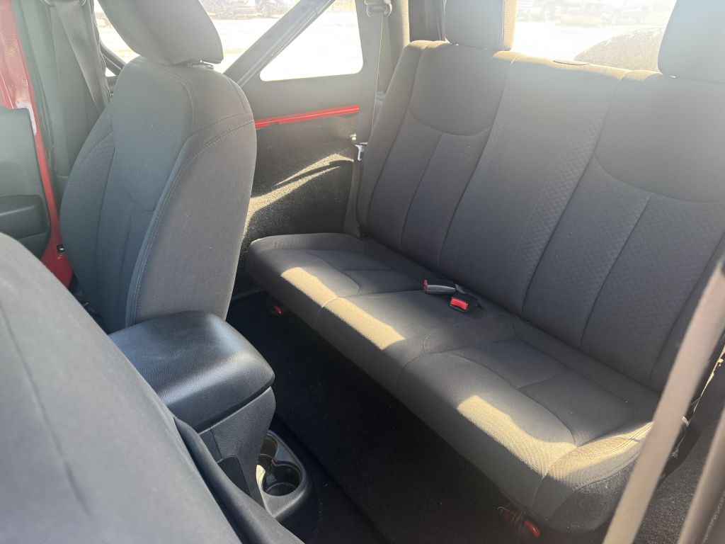 Photo 17 of this JEEP WRANGLER