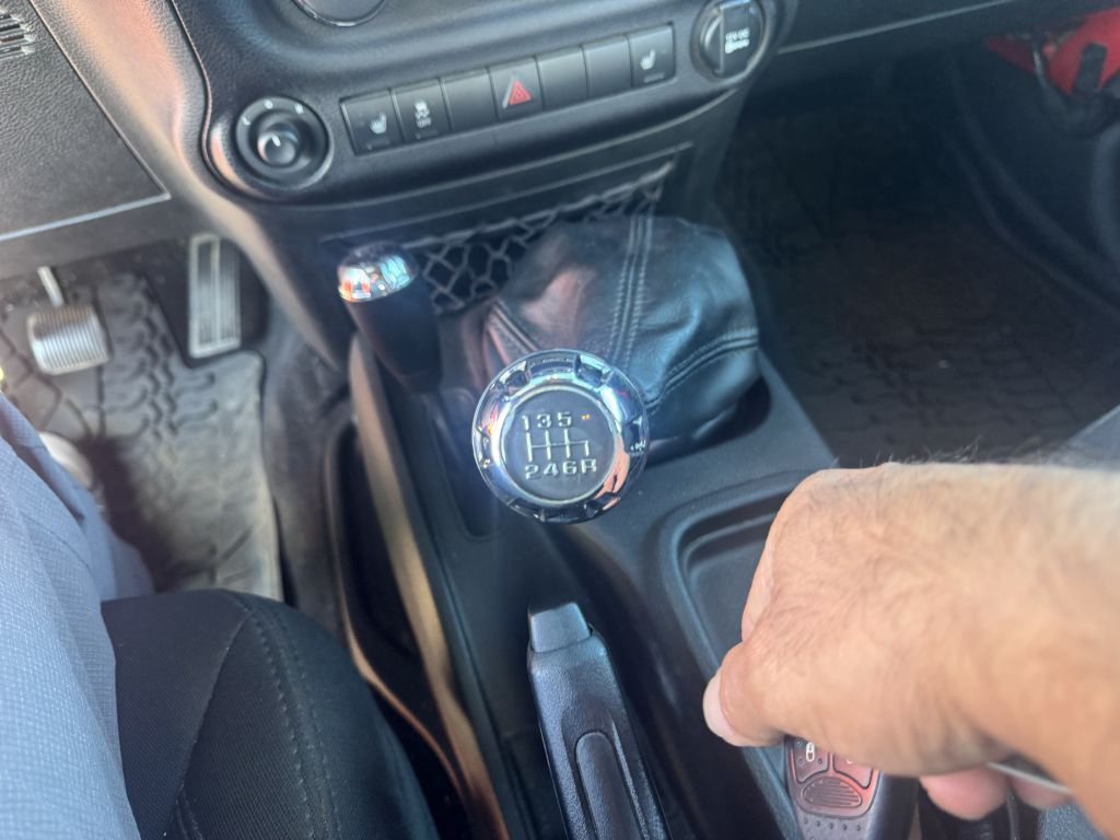 Photo 12 of this JEEP WRANGLER
