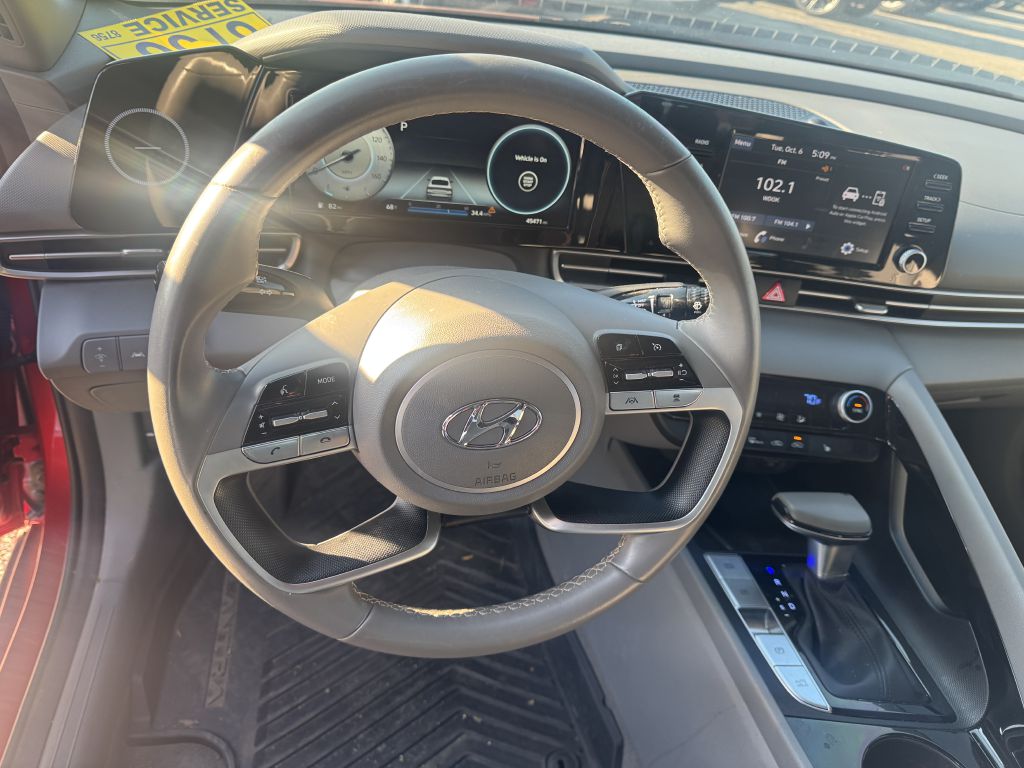 Photo 6 of this HYUNDAI ELANTRA