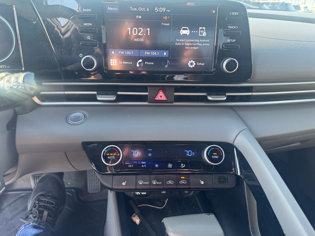 Photo 7 of this HYUNDAI ELANTRA