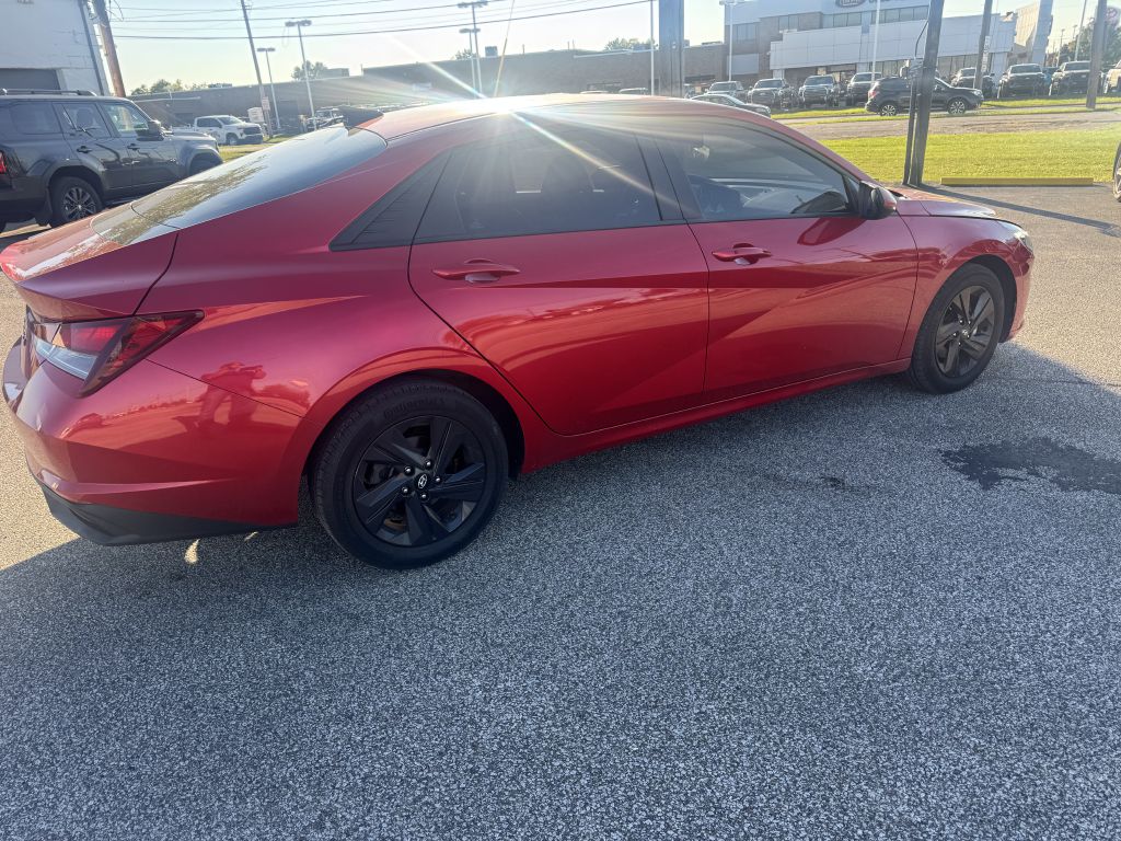 Photo 4 of this HYUNDAI ELANTRA