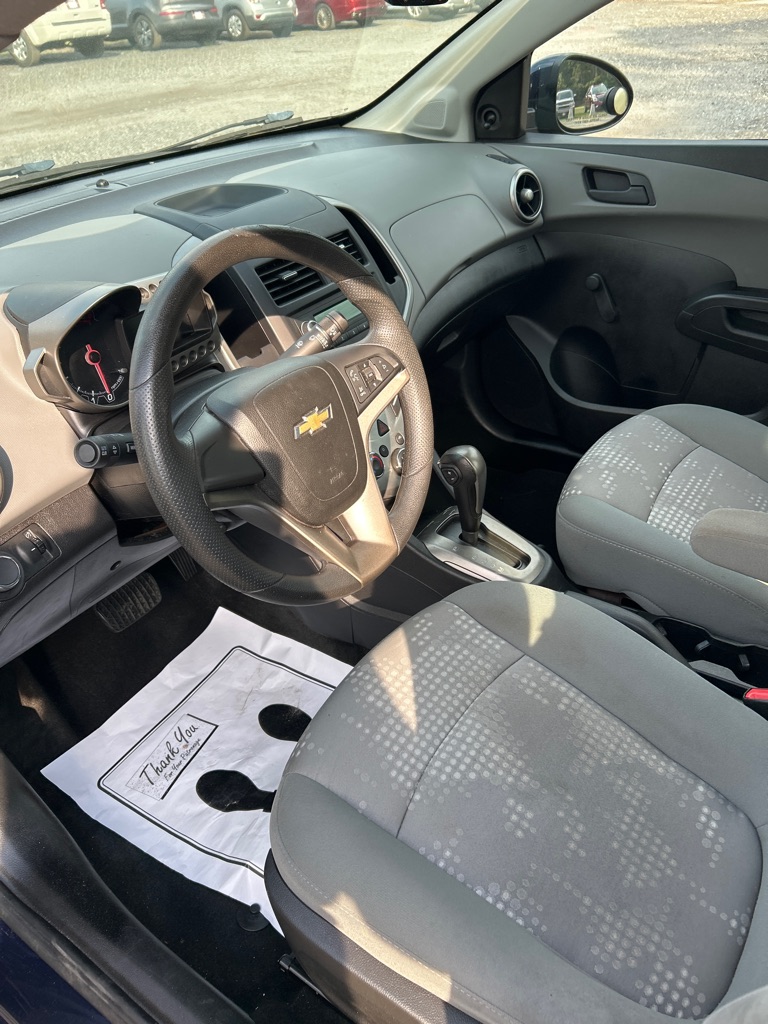 2016 Chevrolet Sonic LS's photo