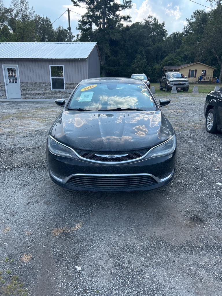 2016 Chrysler 200 Limited's photo