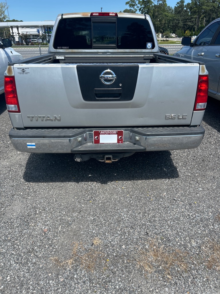 2004 Nissan Titan XE's photo